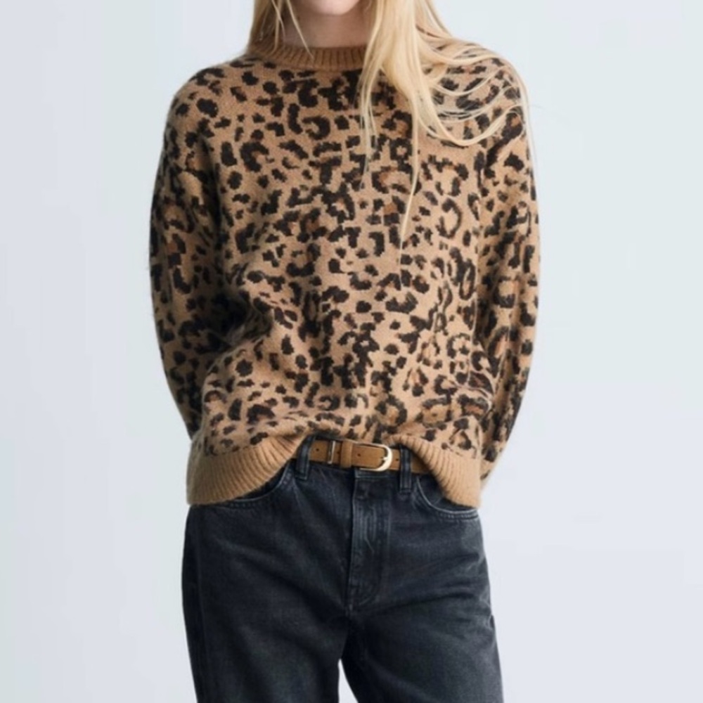 Mango Oversized Round Neck Sweater in Leopard Print Womens size S NWT